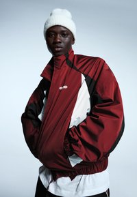 Bershka Trainingsjacke - red