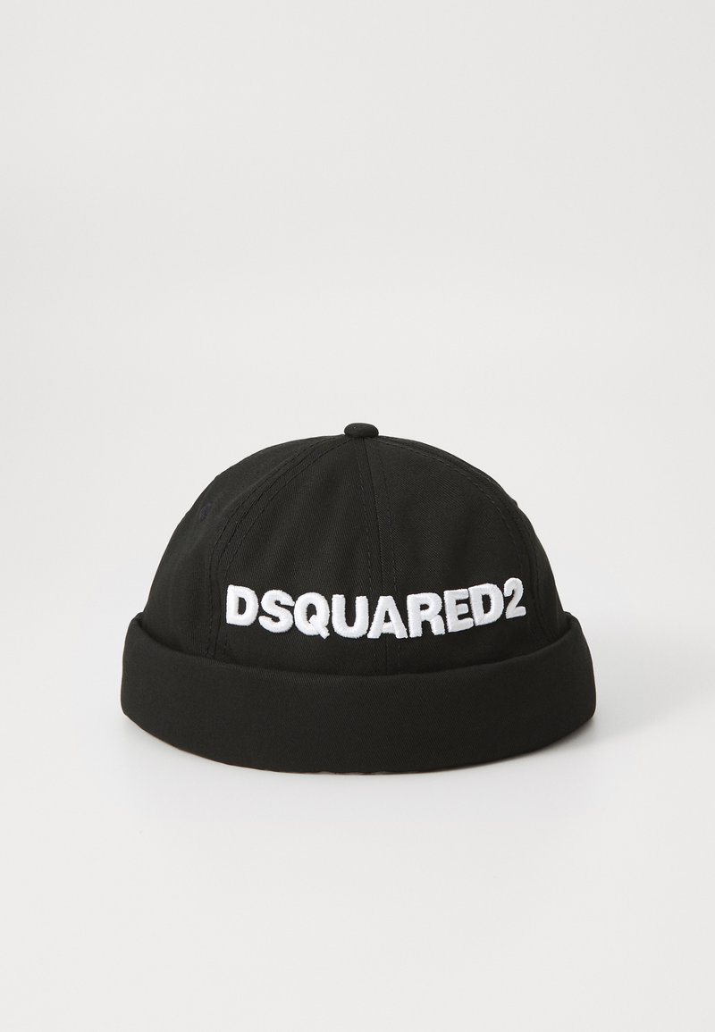 Black sports cap with a rounded shape, featuring a foldable brim and white embroidered "DSQUARED2" logo on the front. Textured fabric.