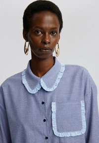 Touché Privé RUFFLE DETAILED GINGHAM - Blúzka so zapínaním na gombíky - navy blue