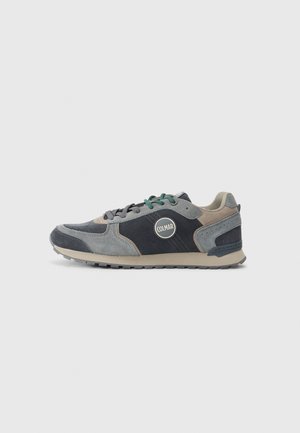 TRAVIS - Sporta apavi - gray