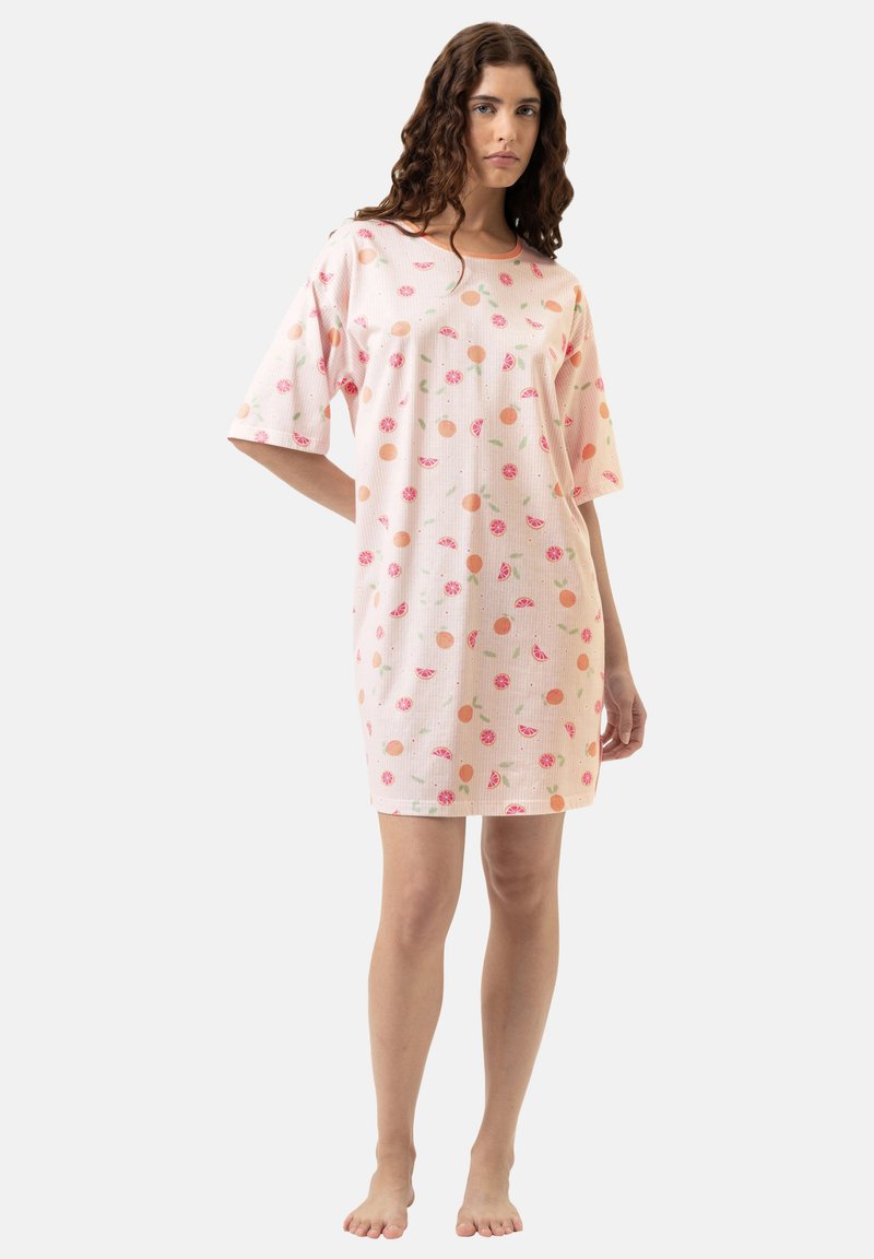 Kurzärmeliges Nachthemd aus weichem, rosa Stoff mit einem Fruchtmuster aus Orangen und pinken Akzenten, legerer Schnitt, knielang.