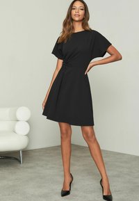 Lipsy Džersejové šaty - black