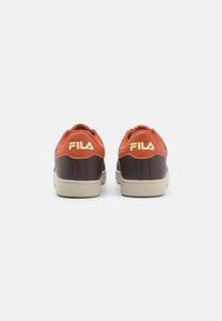 Fila COURTBAY - Zapatillas - coffee bean/sable