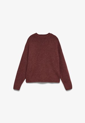 Maglione marrone lavorato a maglia con maniche lunghe, scollo a coste, polsini e orlo, disteso su sfondo bianco.