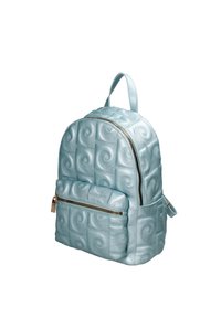 Zainetto in pelle trapuntata blu chiaro con motivo a spirale, tasca frontale con zip e spallacci regolabili. Presenta accessori in metallo dorato.