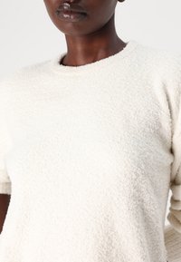 Calvin Klein Underwear PLUSH SWEATSHIRT - Pyžamový vrchný diel - ivory