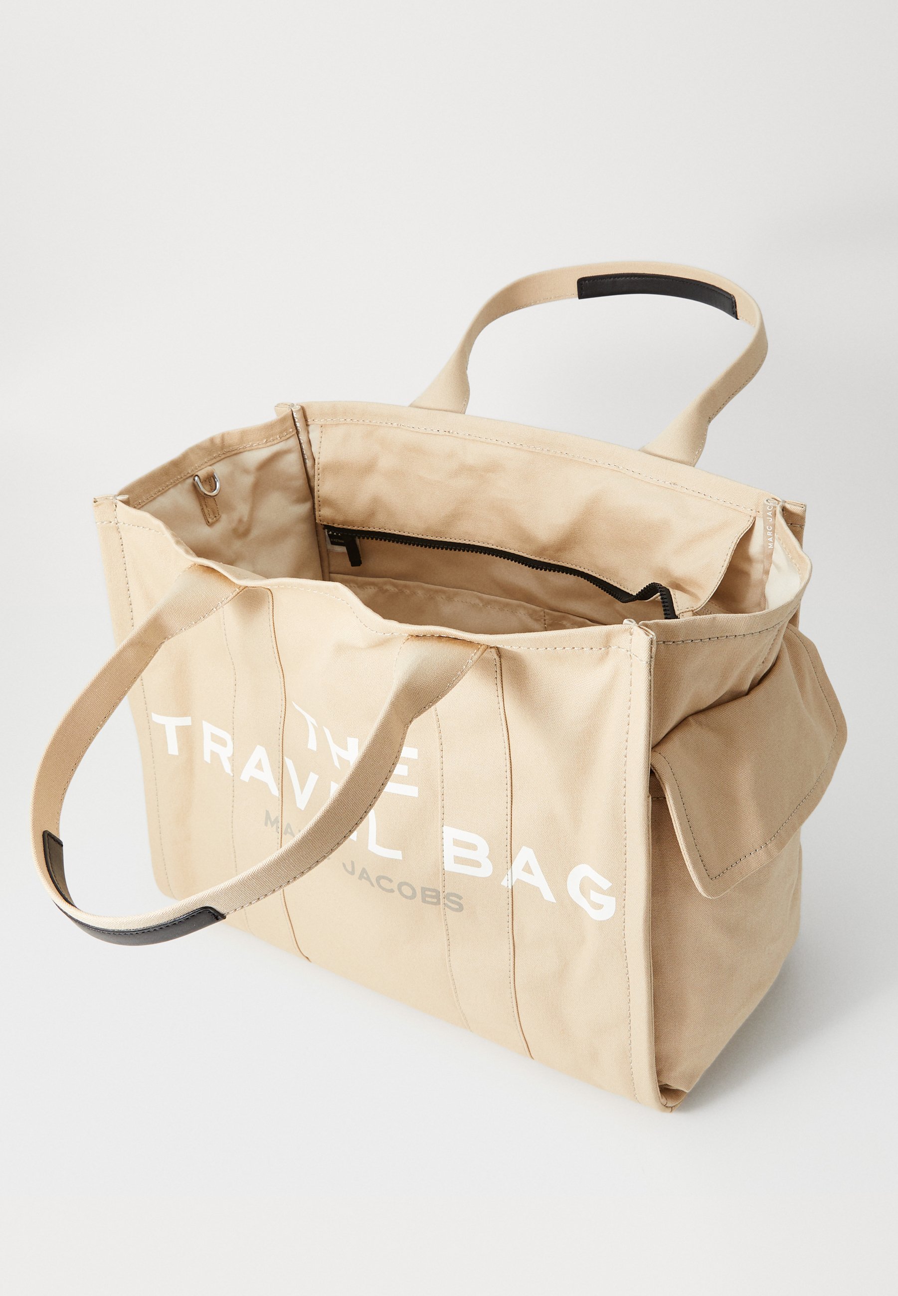 MARC JACOBS THE TOTE BAG ベージュ MARC JACOBS THE TRAVEL TOTE - Shopping bag - beige - Zalando.it