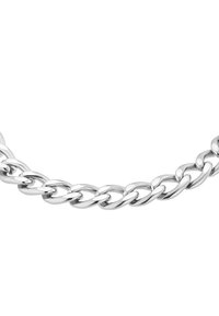Collier en chaîne en métal argenté, présentant de grands maillons ovales entrelacés avec une finition haute brillance. Texture lisse, design uniforme.
