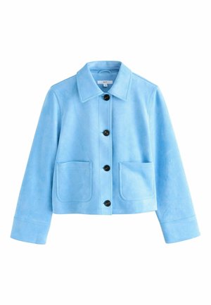 Svetlomodrý semišový kabát s širokým golierom, štyrmi čiernymi gombíkmi, dlhými rukávmi a dvoma prednými našitými vreckami.