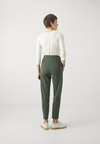 Max Mara Leisure PESCA - Treniņtērpa apakšdaļas - verde kaki
