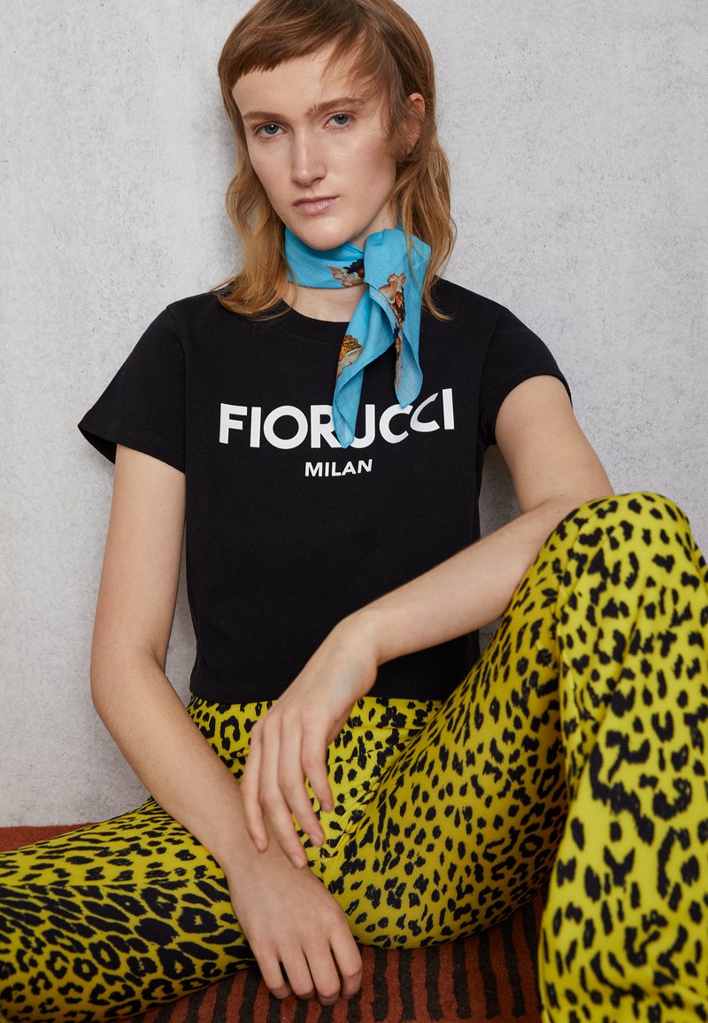 Damen Kleider | Fiorucci MILAN BOXY TEE T-Shirt print black/schwarz - SH08166 Damen Kleider | Fiorucci MILAN BOXY TEE T-Shirt print black/schwarz - SH08166
