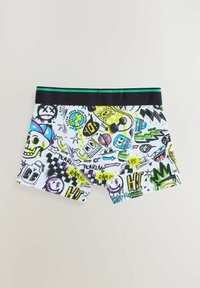 Pantaloni boxer con una base bianca, caratterizzati da stampe colorate in stile graffiti, elastico nero con accenti verdi e vari design giocosi.