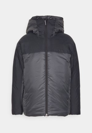 Daunenjacke mit Kapuze, schwarzem Oberteil und dunklerem grauem Unterteil. Glattes, leichtes Material mit Frontreißverschluss.