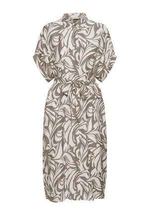 Vidēja garuma kleita ar īsām piedurknēm, apkakli, pogām priekšpusē, jostu viduklī, bēša un balta abstrakta lapu raksta motīvā.