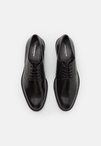 Vagabond Stringate - black