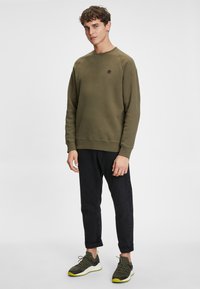 Timberland BRUSHED BACK CREW - Sudadera - grape leaf