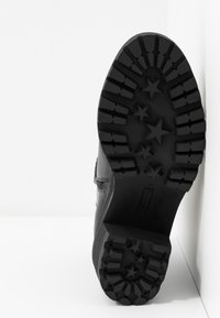 Tamaris Stiefelette - black