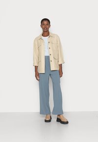 Mads Nørgaard STRIPE TEASY TEE - T-shirt estampada - white/della robia blue
