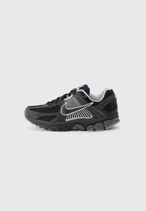 ZOOM VOMERO 5 - Sneaker low - anthracite/black/chrome/silver-coloured
