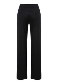 Zwarte, wijde broek met een elastische tailleband en twee achterzakken. Gemaakt van een lichtgewicht, gladde stof.