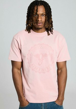 - T-shirt z nadrukiem