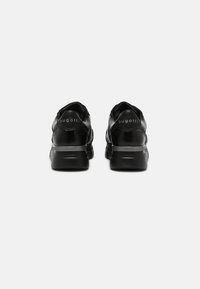 bugatti Sneakers basse - black