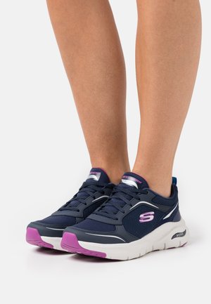 ARCH FIT - Sneaker low - navy/purple