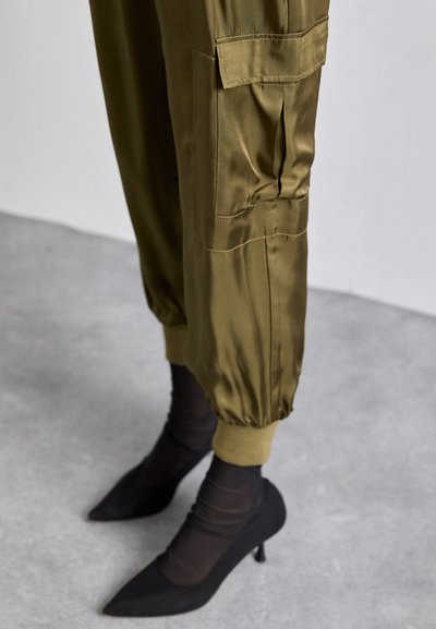 Cinq à Sept GILES PANT - Cargobroek - dark olive