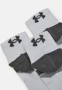 Under Armour PERFORMANCE TECH LOW 3 PACK UNISEX - Sports socks - white/jet gray