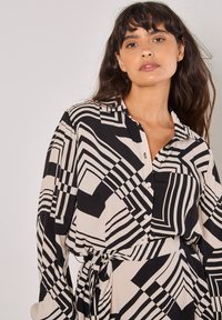 Apricot GEO SQUARES  - Blusenkleid - stone