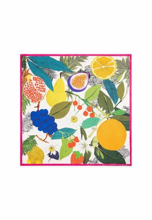 Pañuelo colorido con ilustraciones de diversas frutas, hojas, flores y ramas sobre un fondo blanco con un borde rosa.