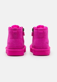 UGG NEUMEL - Botins de atacadores - rock rose
