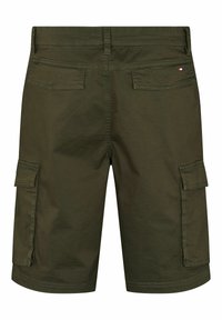 Pantaloni scurți cargo de culoare verde măsliniu, fabricați din bumbac, cu buzunare laterale, buzunare la spate și cusături solide. Design simplu și practic.
