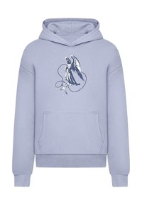 Felpa leggera blu chiaro realizzata in tessuto misto cotone. Presenta una tasca frontale e una grafica di un angelo che tiene un rosario. Vestibilità standard.