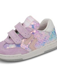 Sneaker viola con superiore in paillettes che sfuma dal rosa al blu, accenti in suede, cinturini in Velcro e suola in gomma bianca.