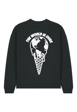 Zwarte sweatshirt met een grote witte graphic van een smeltende wereldbol in een hoorntje, vergezeld van de tekst "DE WERELD IS VAN ONS."