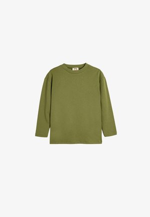 Langærmet T-shirt i olivengrøn bomuld med rund hals og afslappet pasform, med en glat tekstur og uden synlige mønstre eller detaljer.