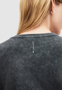 AllSaints GIGI TEE - T-shirts med print - acid washed black
