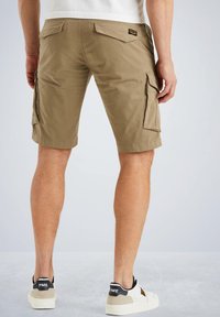 Khaki cargo shorts met cargozakken en achterzakken, gemaakt van lichtgewicht materiaal, met een afgewerkte zoom en een relaxte pasvorm.
