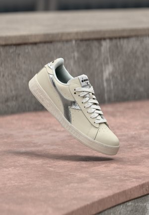 GAME - Sneakersy niskie