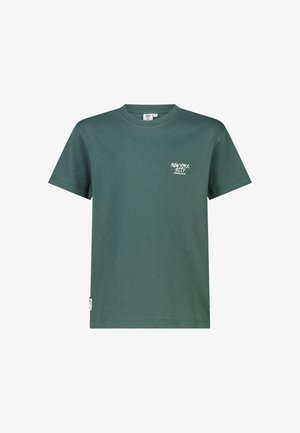 Donkergroene T-shirt met korte mouwen en ronde hals met kleine witte tekst 'New York City' op de linkerborst en een klein label in de zijnaad.