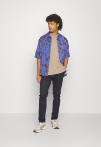 Jack & Jones PREMIUM JPSTMARCO - Chinos tipa bikses - seaborne