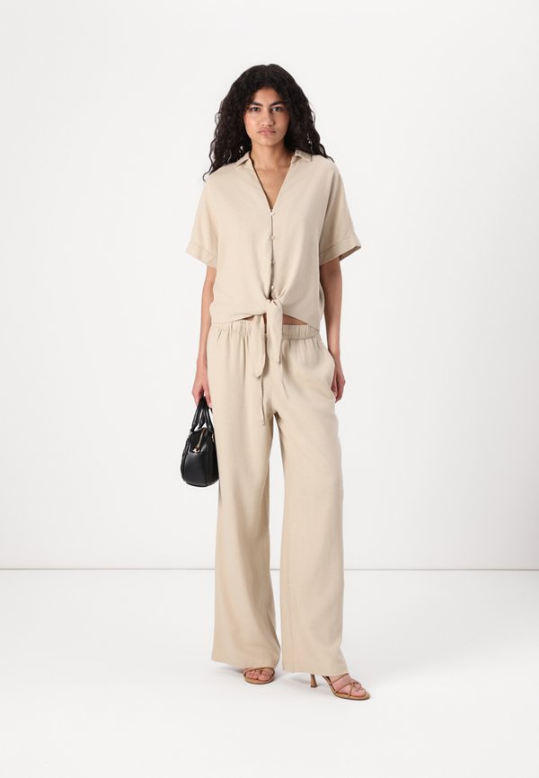 ONLCARO PULL UP PANT - Trousers - tan4