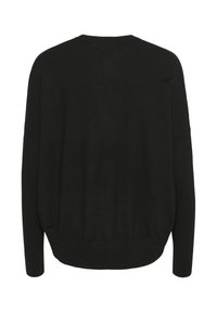 Schwarzer Strickpullover mit runder Ausschnittöffnung, überschnittenen Schultern und tailliertem Saum. Besitzt eine glatte, weiche Textur.