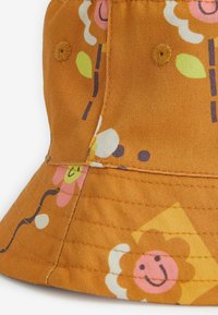 Next Hattu - rust floral
