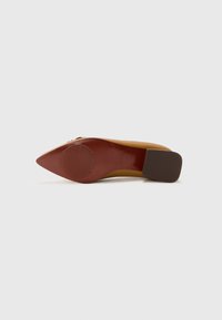 Chie Mihara HADROS - Ballet pumps - linda camel/sucre castaño