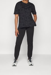 ONLY Play Teplákové kalhoty - black