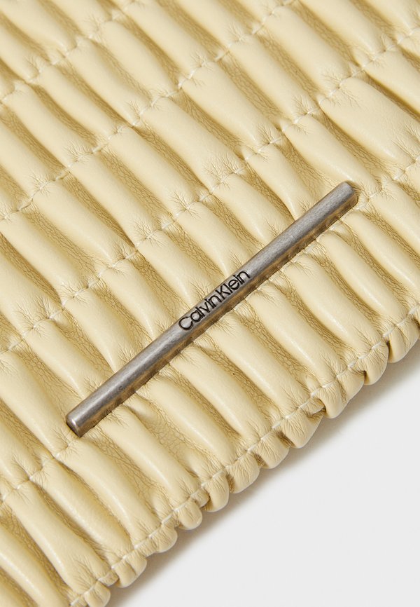 RUCHED LONG ZIP - Wallet - parsnip2