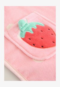 Sélectionné, pink strawberry