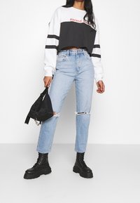 Abrand Jeans Jeans a sigaretta - destroyed denim